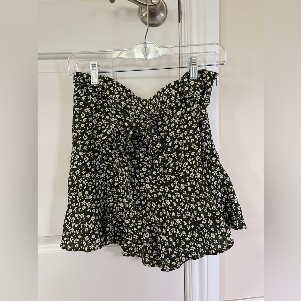 zara green floral skirt with tie detail size L